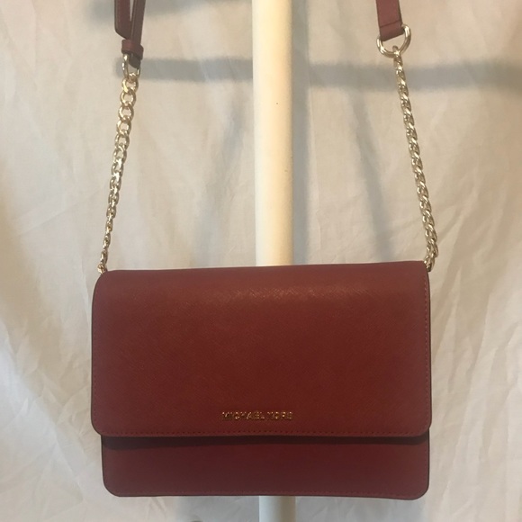 Michael Kors Handbags - Michael Kors Daniela Mulberry Crossbody